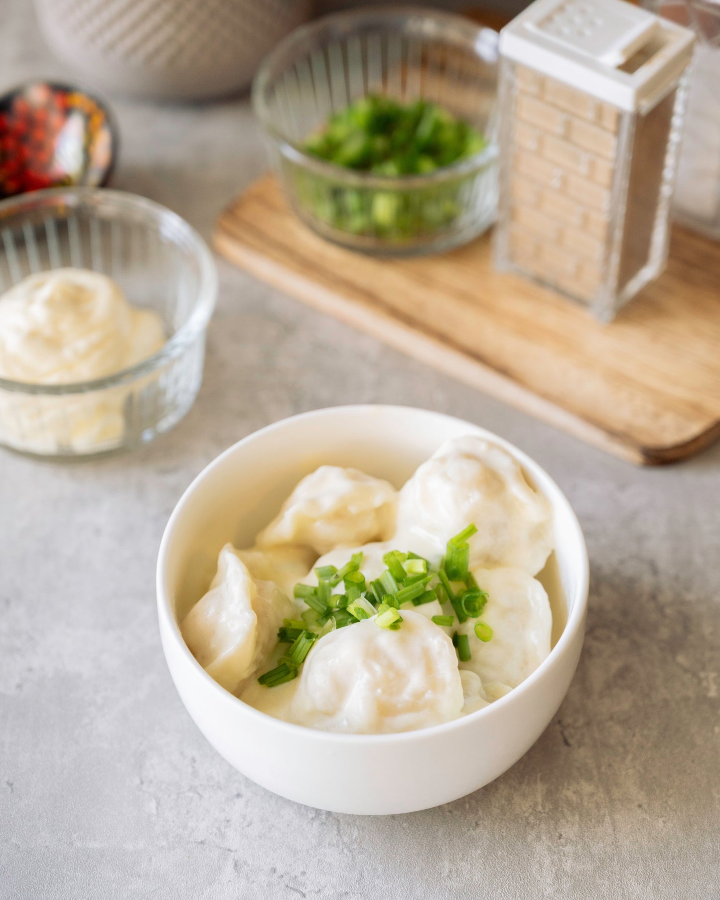 Pelmeni with sour cream